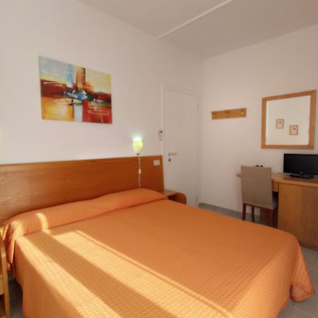 טרצ'ינה Piccolo Hotel מראה חיצוני תמונה