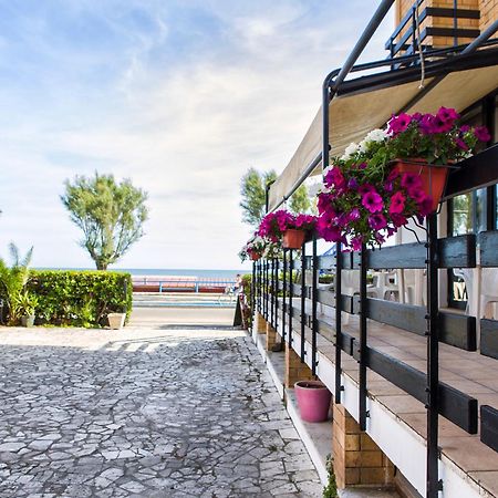 טרצ'ינה Piccolo Hotel מראה חיצוני תמונה