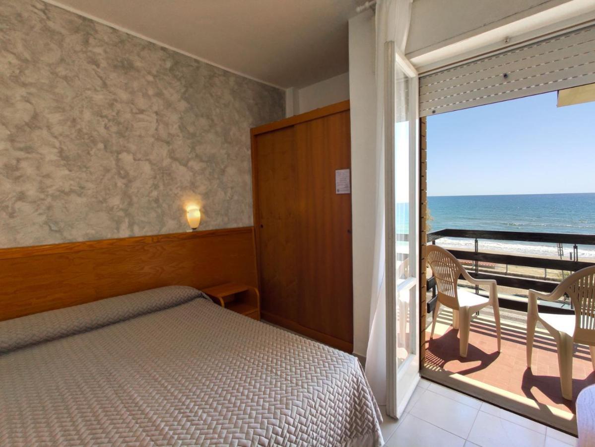 טרצ'ינה Piccolo Hotel מראה חיצוני תמונה