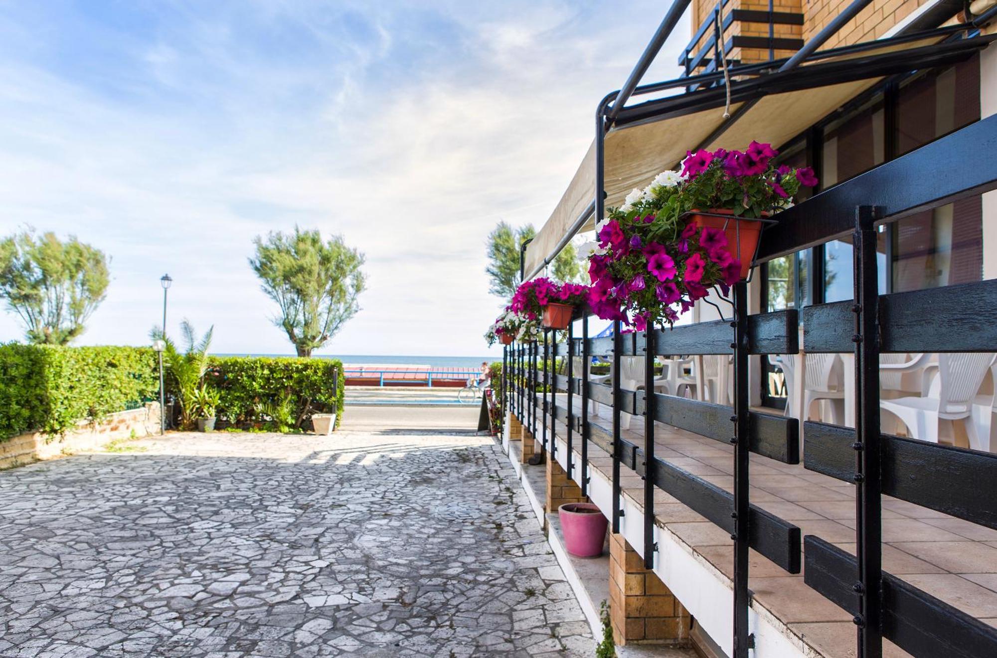 טרצ'ינה Piccolo Hotel מראה חיצוני תמונה