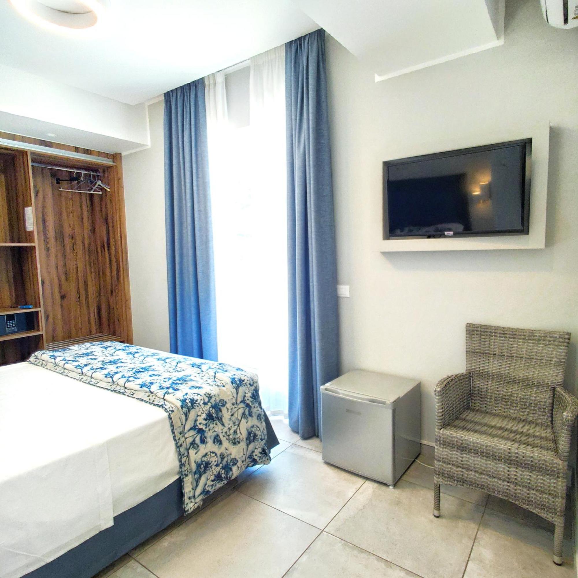 טרצ'ינה Piccolo Hotel מראה חיצוני תמונה