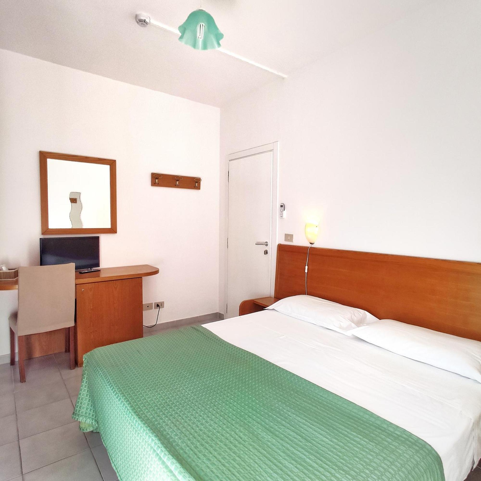 טרצ'ינה Piccolo Hotel מראה חיצוני תמונה
