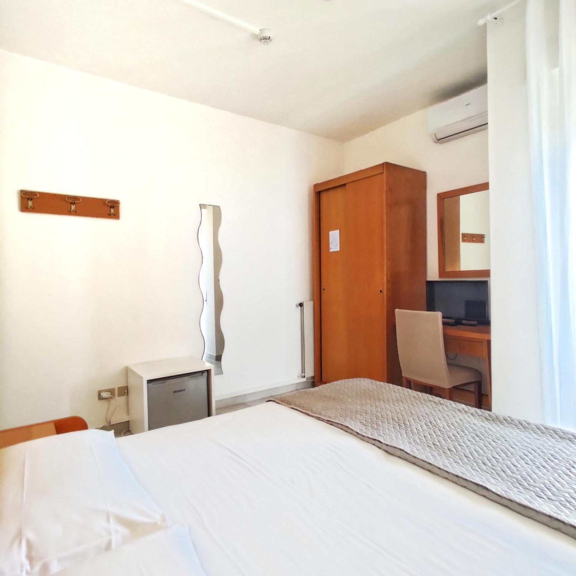 טרצ'ינה Piccolo Hotel מראה חיצוני תמונה