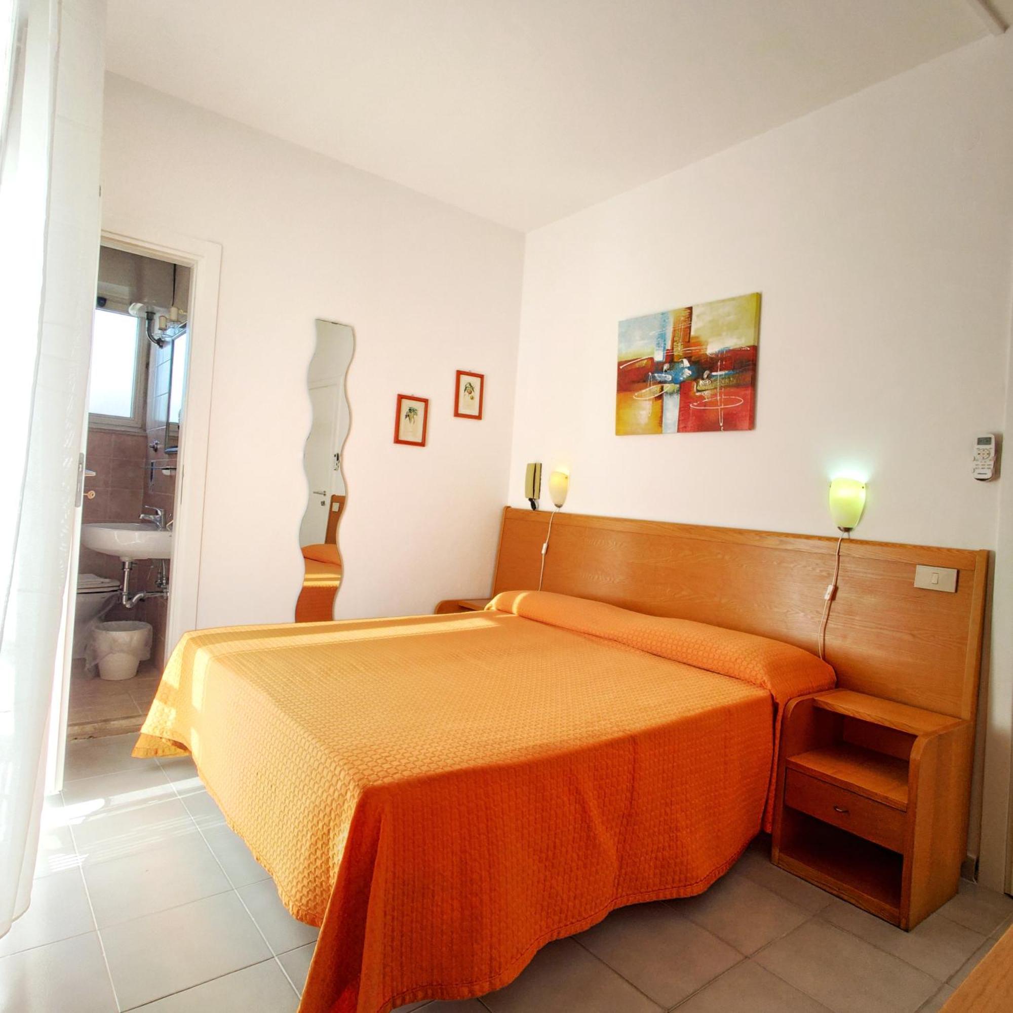 טרצ'ינה Piccolo Hotel מראה חיצוני תמונה