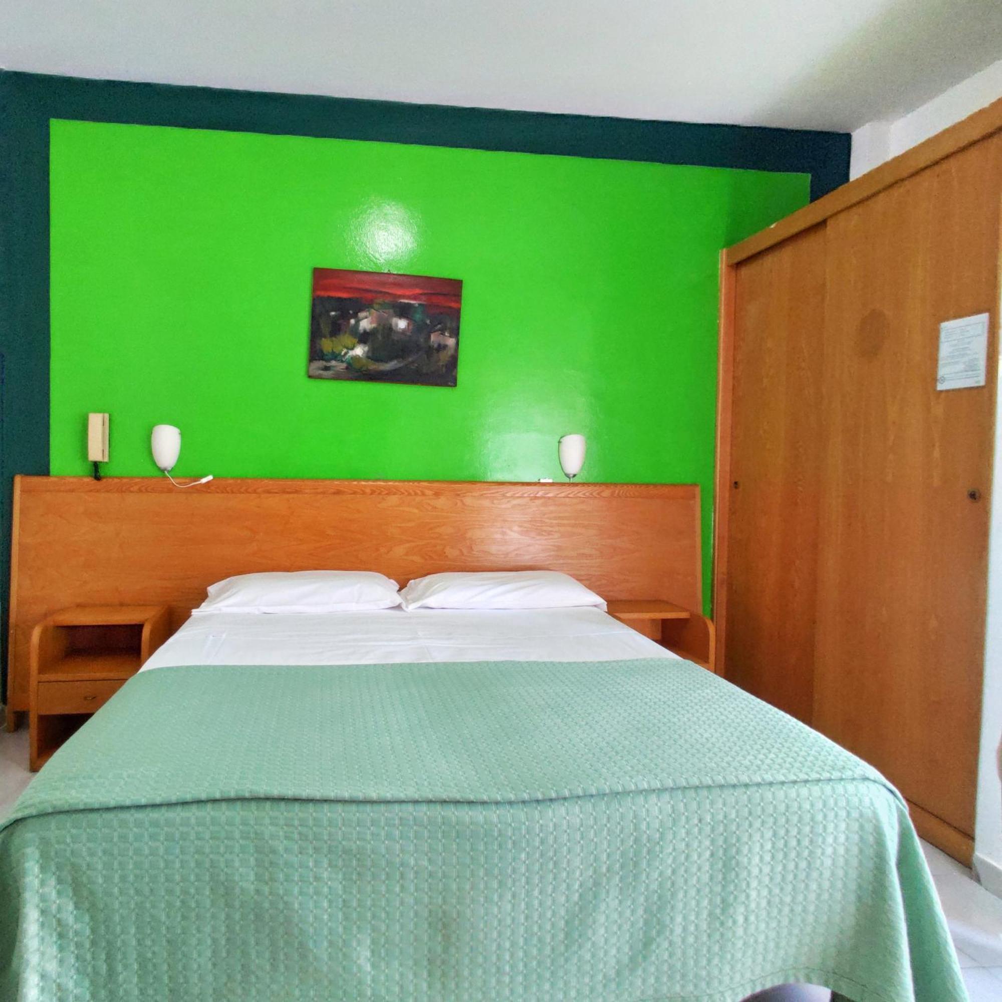 טרצ'ינה Piccolo Hotel מראה חיצוני תמונה