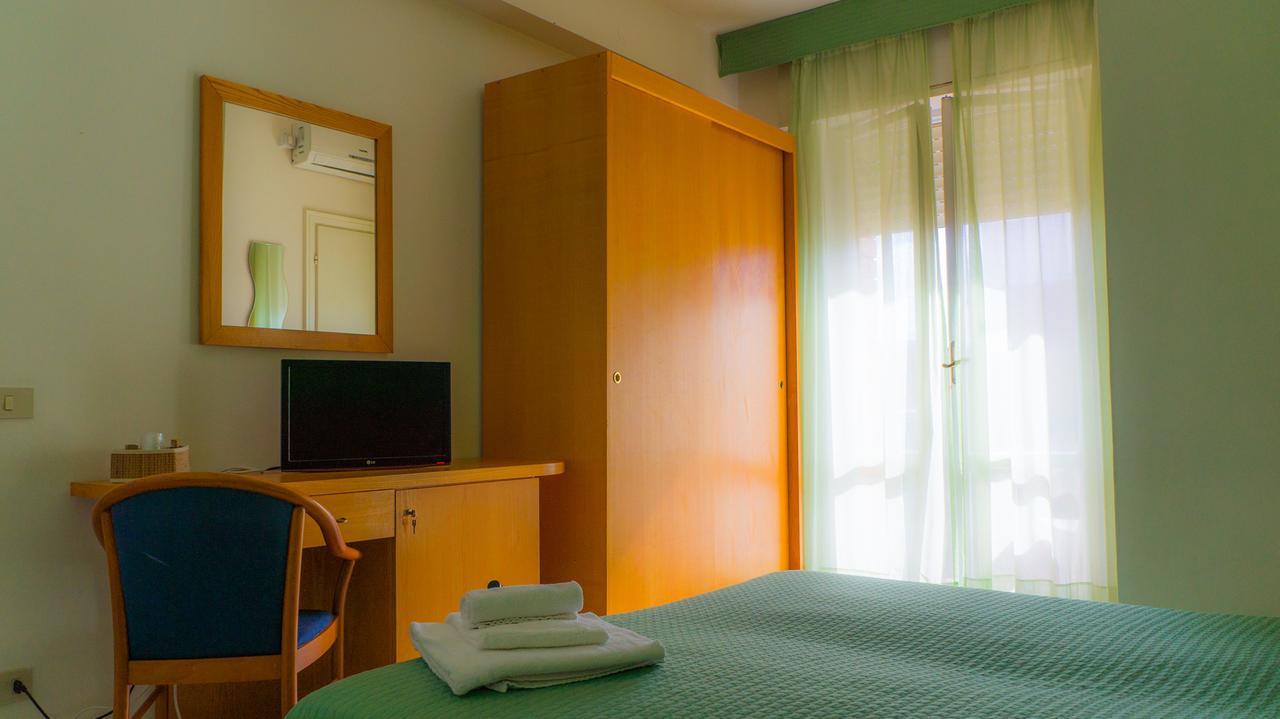 טרצ'ינה Piccolo Hotel מראה חיצוני תמונה